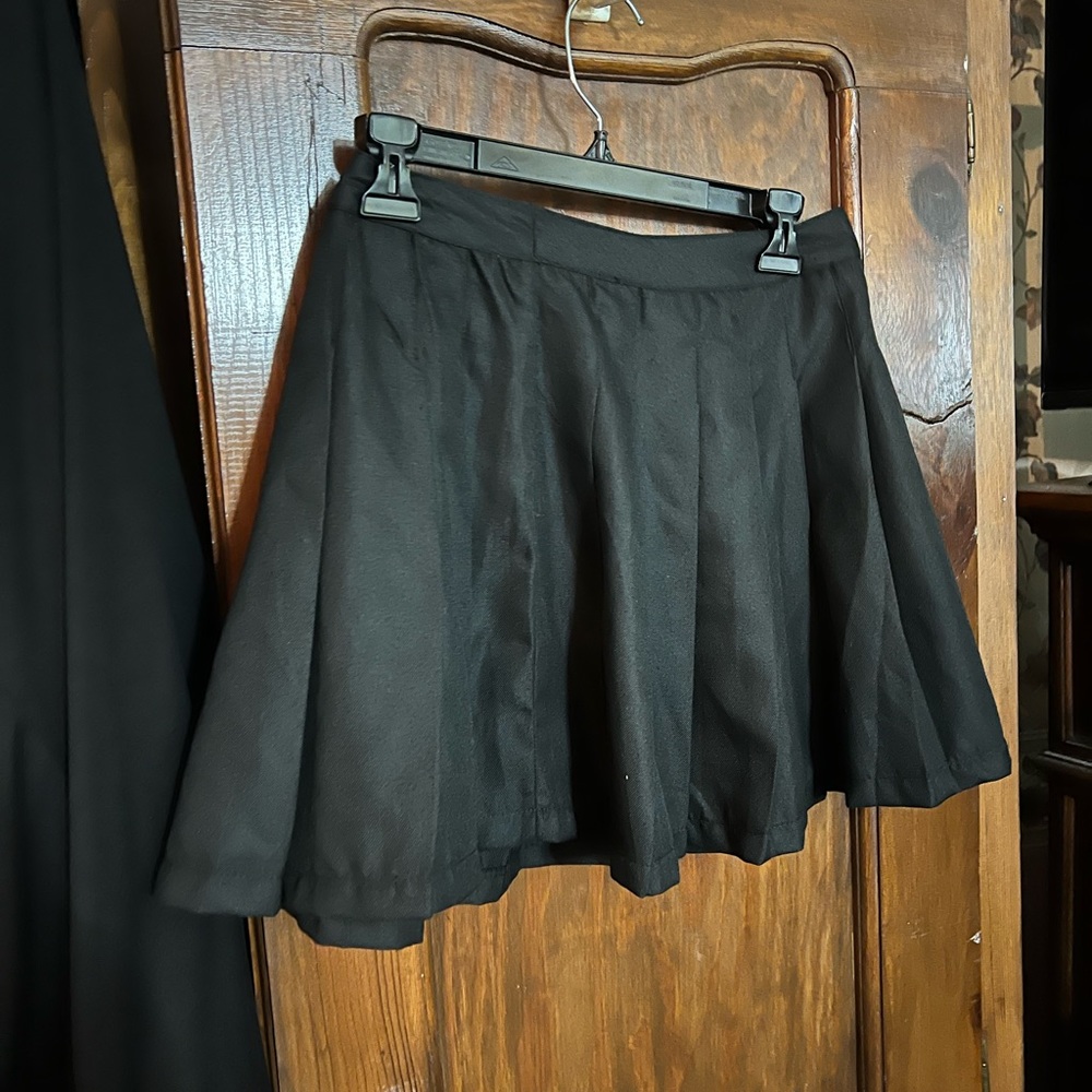 Pleated skirt